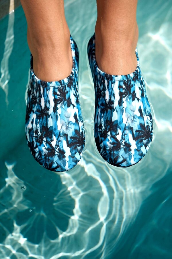 Adult Non-Slip Sole Petrol Pattern Beach and Pool Footwear - Thumbnail