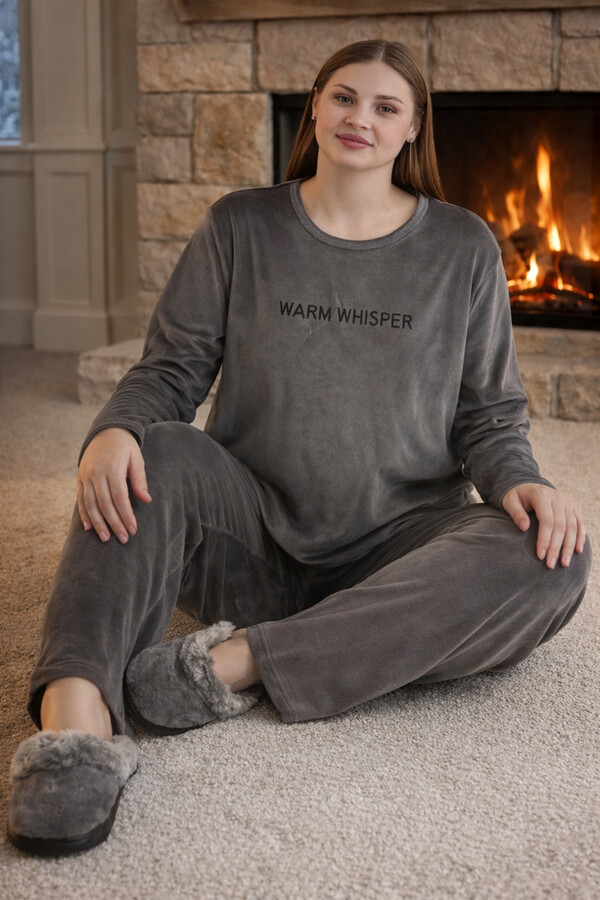 Büyük Beden Kadın Kadife Kumaş Pijama Takımı 13213-3016 Füme - Thumbnail