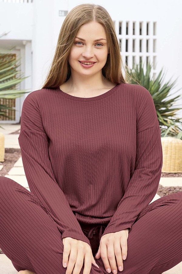 Aydoğan - Büyük Beden Viskon Kadın Uzun Kol Pijama Takımı 250470 Mürdüm01 Aydoğan - Büyük Beden Viskon Kadın Uzun Kol Pijama Takımı 250470 Mürdüm01
