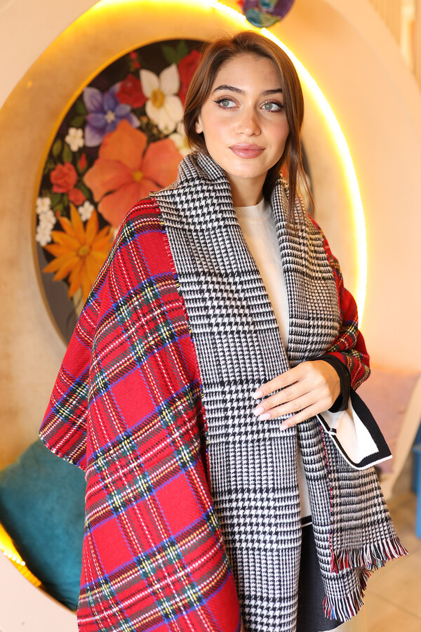 Çift Taraflı Kazayağı Ekose Desenli Atkı Omuz Şalı 70X185 cm 1214 Kırmızı - Thumbnail