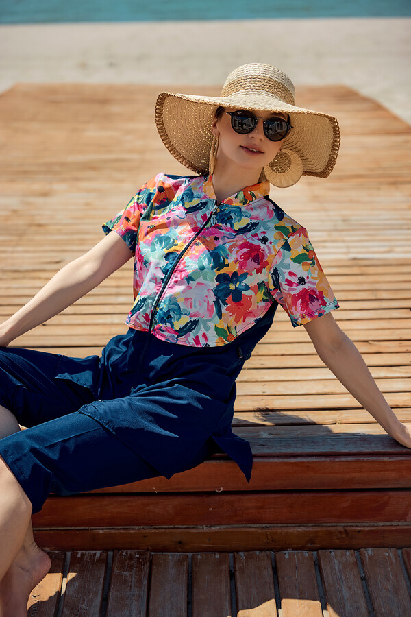 Floral Print Short-Sleeve Half-Covered Swimwear Set - Thumbnail