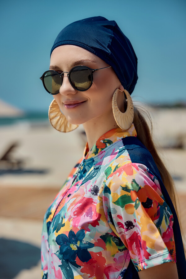 Floral Print Short-Sleeve Half-Covered Swimwear Set - Thumbnail