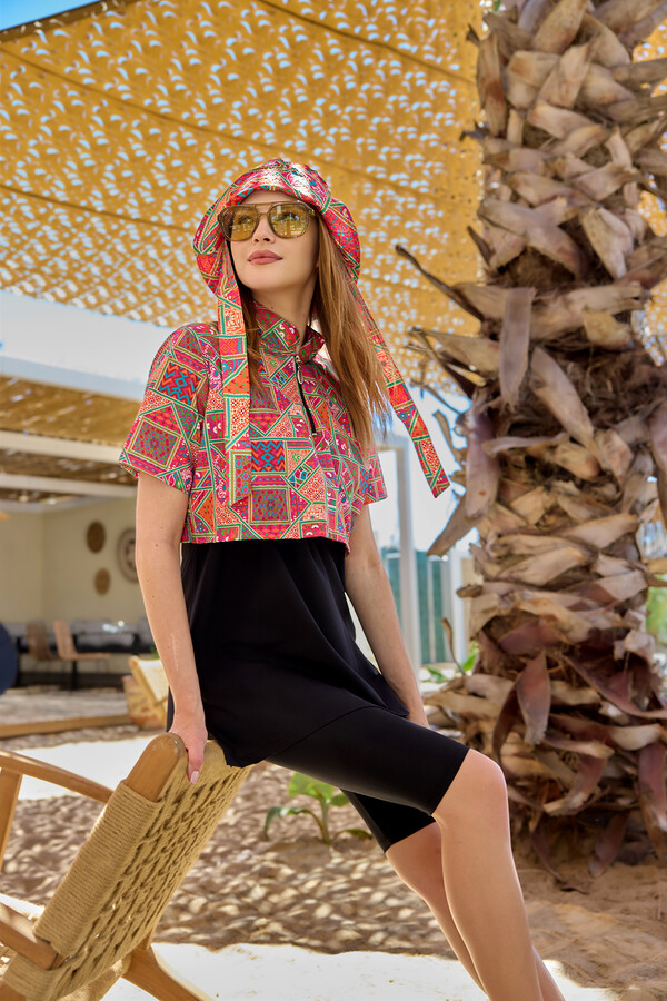 Four-Piece Modest Swimwear Set with Tunic and Capri - Thumbnail