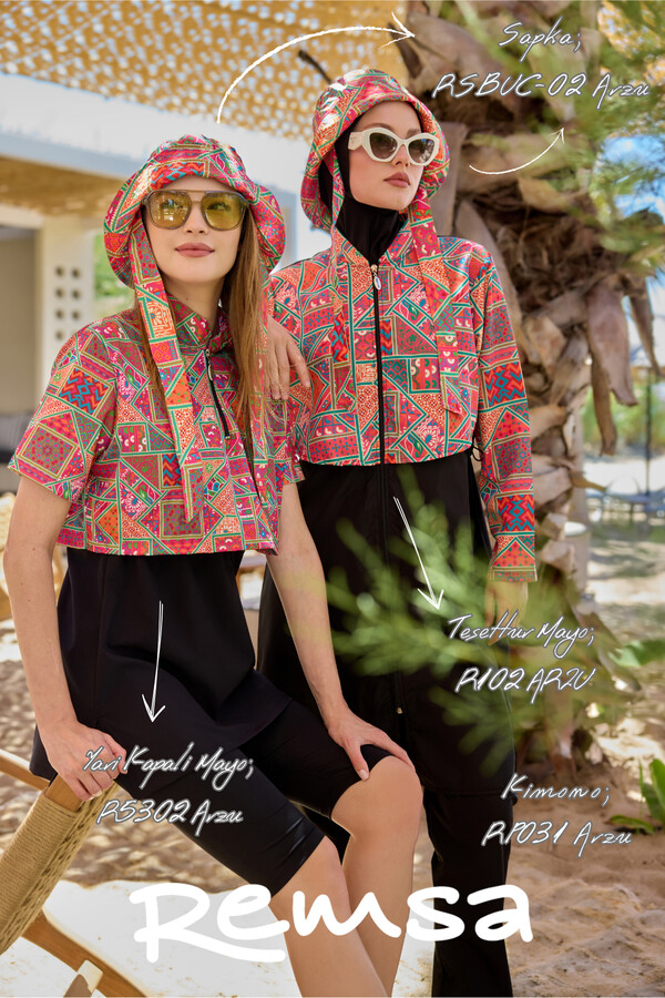 Four-Piece Modest Swimwear Set with Tunic and Capri - Thumbnail