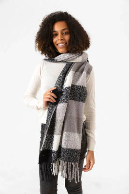 Remsa - Fringed Boucle Scarf 44X195 cm 1283 Black (1)