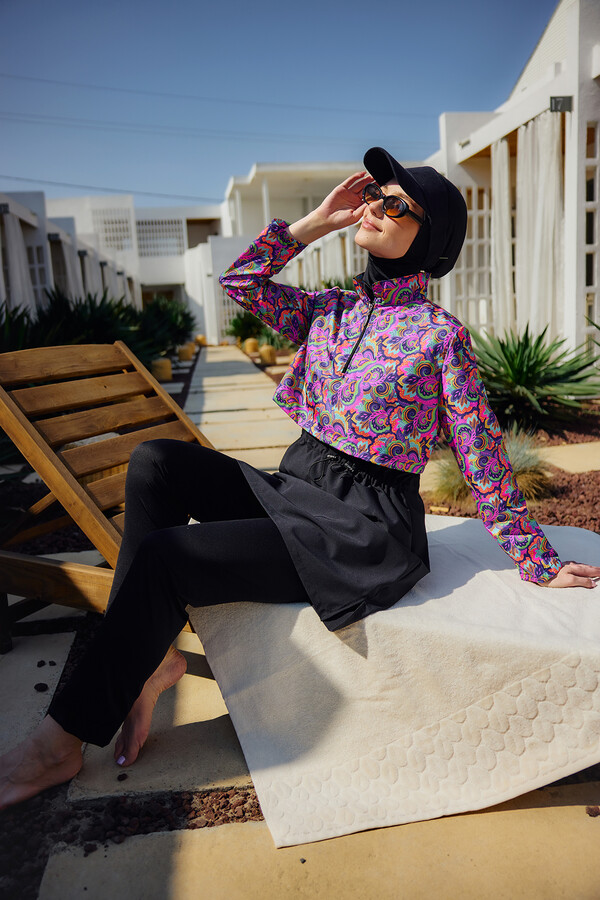 Full-Cover Swimwear Set with Tunic, Leggings, Bustier, and Cap - Thumbnail