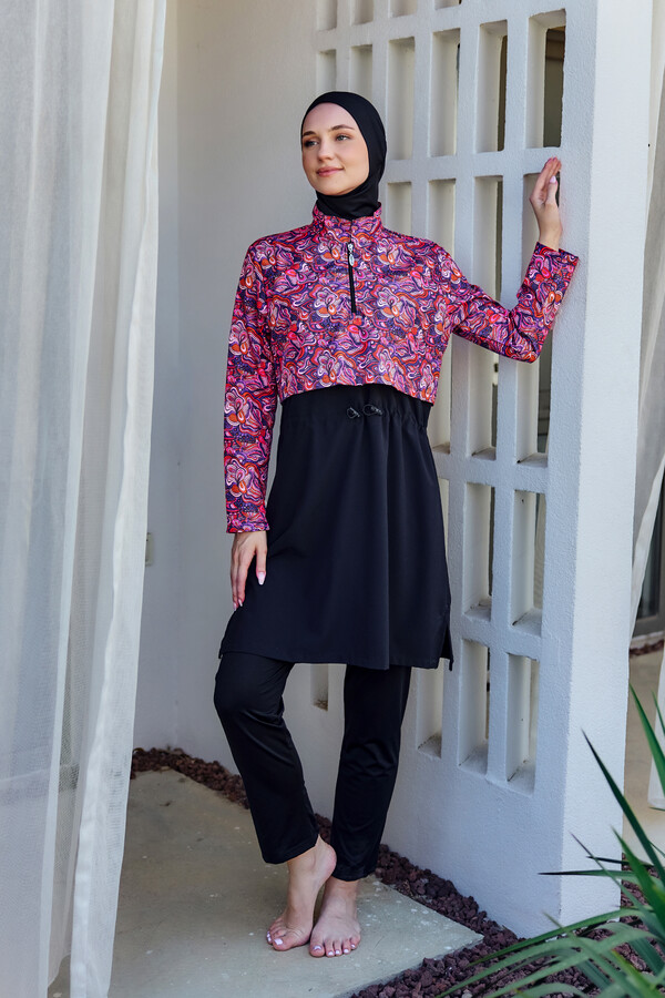 Full-Cover Swimwear Set with Tunic, Trousers, and Head Covering - Thumbnail