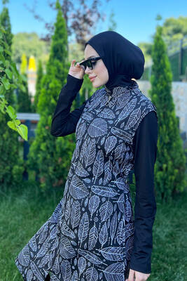 Remsa - Full Covered Hijab Swimsuit Black White Leaf MERVE (1)