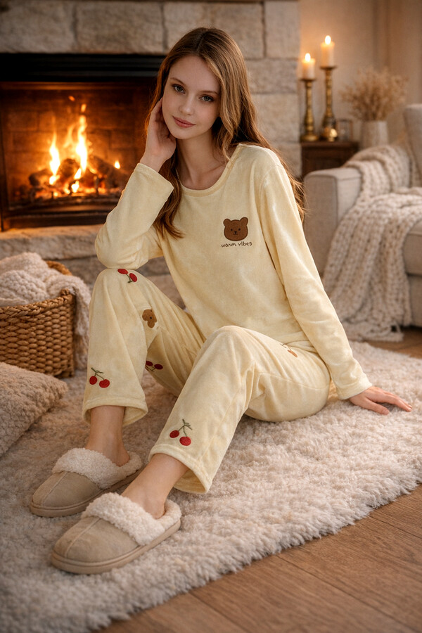 Kadın Desenli Kadife Kumaş Pijama Takımı 13313-2261 Sarı - Thumbnail