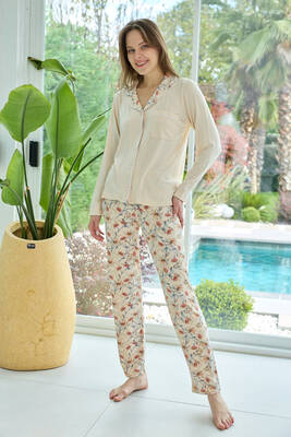 Remsa - Kadın Desenli Önü Düğmeli Yumuşak Milan Kumaş Pijama Takımı 250347-3 Krem01