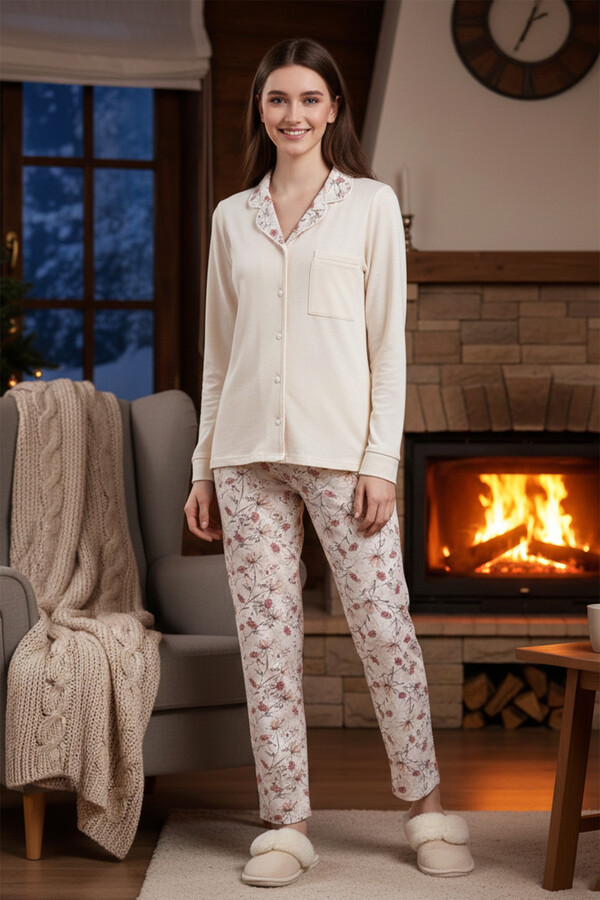 Kadın Desenli Önü Düğmeli Yumuşak Milan Kumaş Pijama Takımı 250347-3 Krem01 - Thumbnail