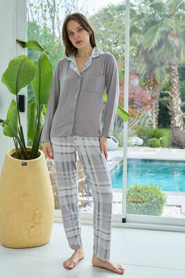 Remsa - Kadın Desenli Önü Düğmeli Yumuşak Milan Kumaş Pijama Takımı 250374 Koyu Vizon