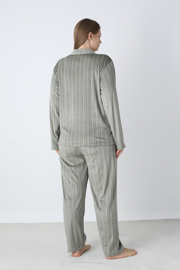 Kadın Önü Düğmeli Kadife Pijama Takımı 25374 Haki - Thumbnail