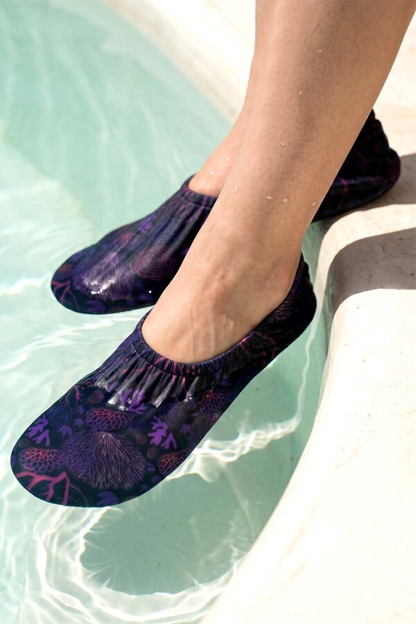 Remsa - Non-Slip Beach and Pool Foot Covering in Purple Print