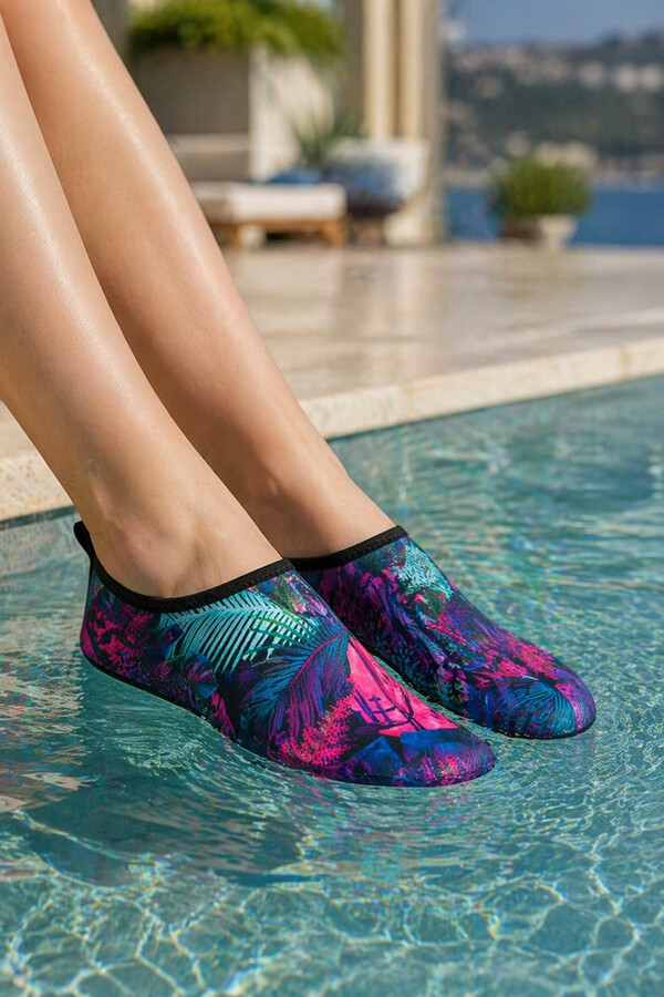 Non-Slip Sea and Pool Water Shoes 03 Fuchsia - Thumbnail