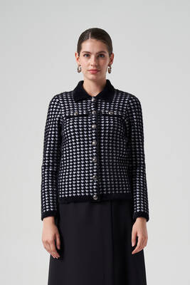 Lale Boutique - Nuss Knit Button Detail Short Cardigan 7007 Black (1)