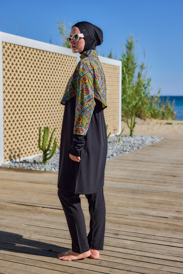 Patterned Long-Sleeve Tunic and Sport Legging Modest Swimwear Set - Thumbnail