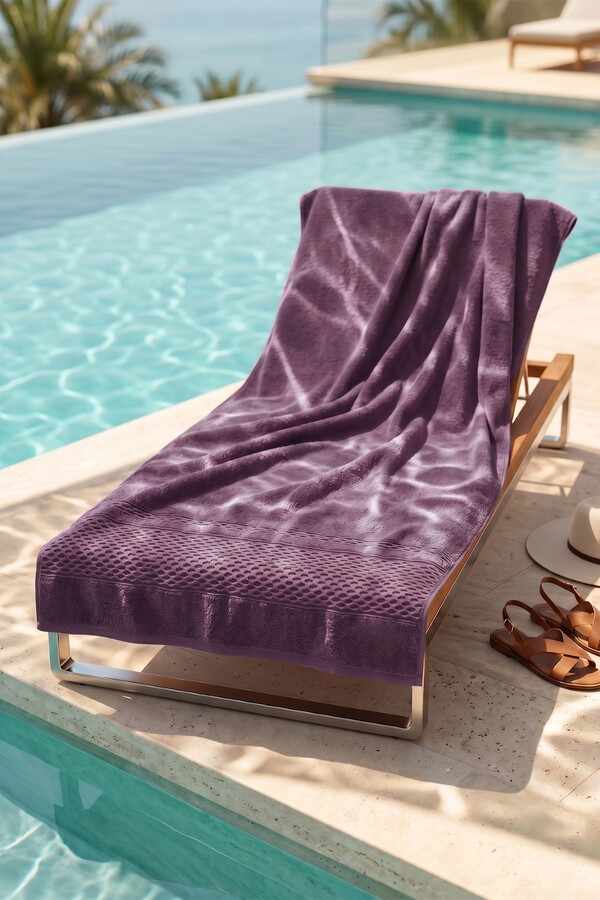 Plush Cotton Beach Pool Bath Towel in Plum - Thumbnail