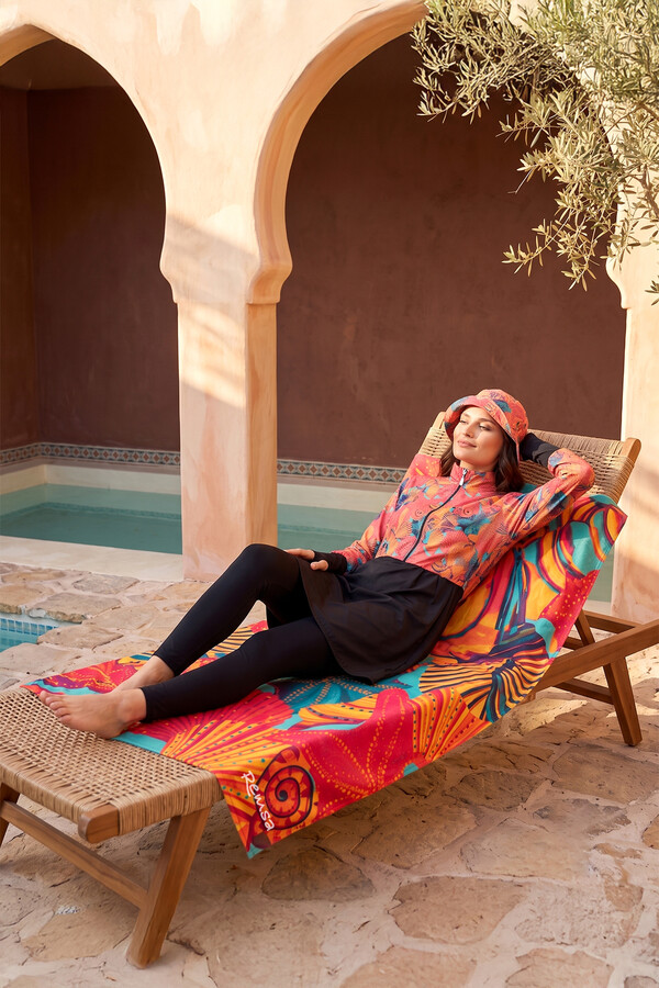 Printed Beach Towel with Abstract Pattern - Thumbnail