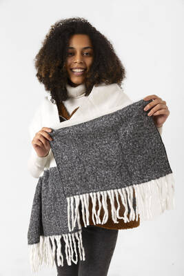 Remsa - Püsküllü Buklet Atkı Şal 40X210 cm 1290 Siyah