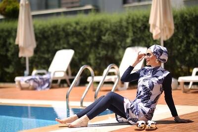 Tasarım Tam Kapalı Tesettür Mayo Remsa Mayo Mavi Yapraklar Lacivert · 5