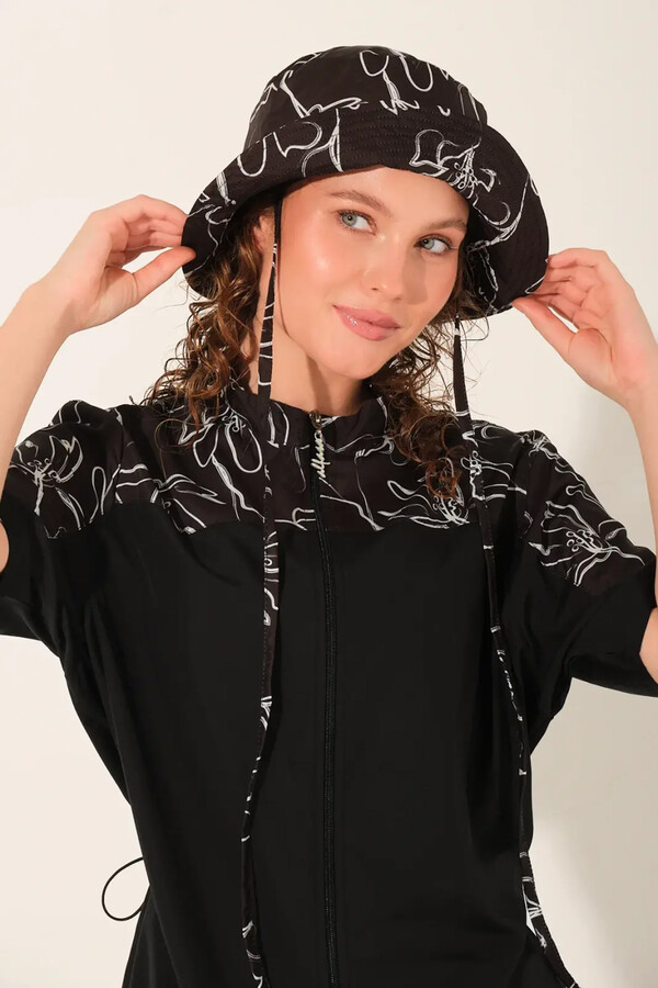 Three-Piece Modest Swimwear Set with Swim Cap - Thumbnail