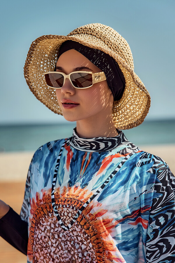 Two-Tone Striped Hand-Knitted Straw Beach Hat - Thumbnail