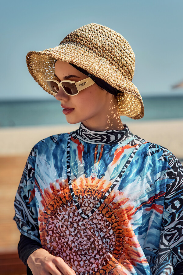 Two-Tone Striped Hand-Knitted Straw Beach Hat - Thumbnail