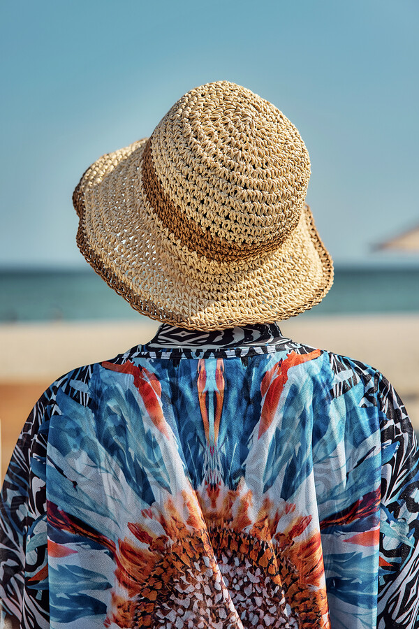 Two-Tone Striped Hand-Knitted Straw Beach Hat - Thumbnail