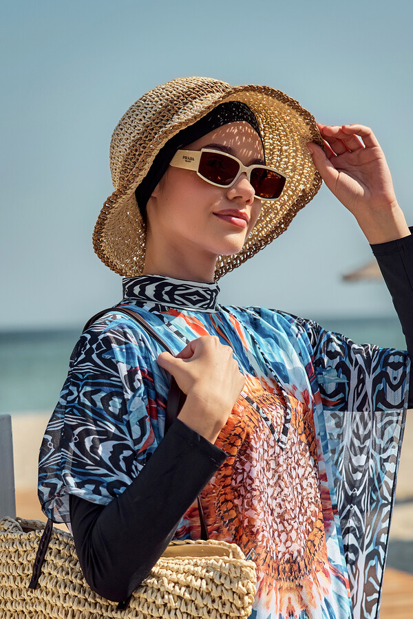 Two-Tone Striped Hand-Knitted Straw Beach Hat - Thumbnail